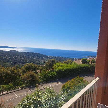 Location Vacance Vue Mer 4 A 6 Personnes Кавалер-сюр-Мер Экстерьер фото
