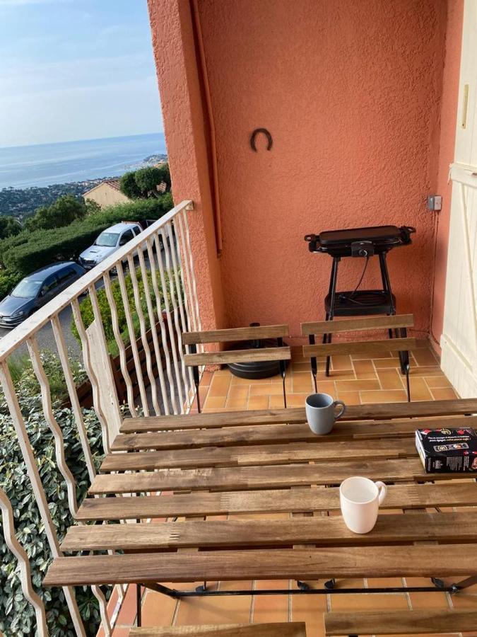 Location Vacance Vue Mer 4 A 6 Personnes Кавалер-сюр-Мер Экстерьер фото